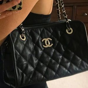 ❌SOLD❌ Chanel Petite Shopper Tote
